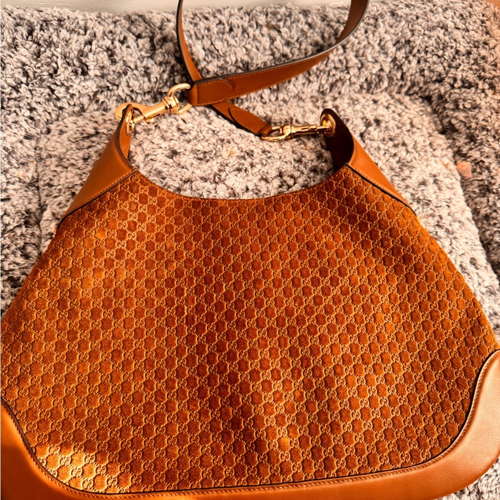 Gucci B Medium Brown suede Women's shoulder bag - Picture 10 of 13